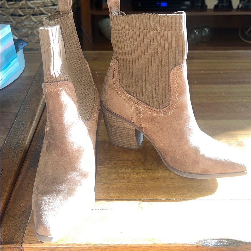Universal Thread Brown Ankle Boots